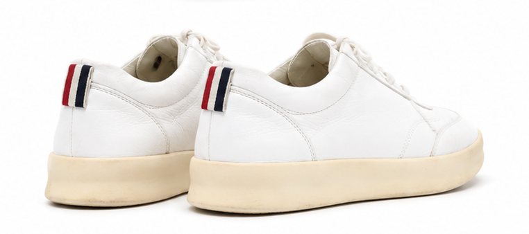 Classic White Minimalist Sneakers (4)