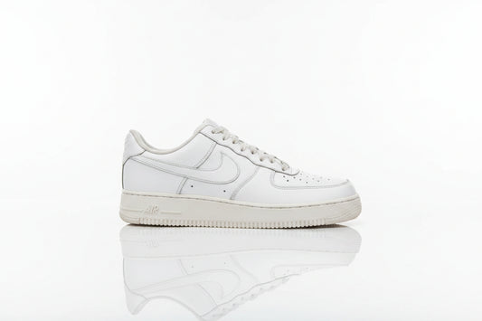 Nike AIR FORCE 1 Low (49)