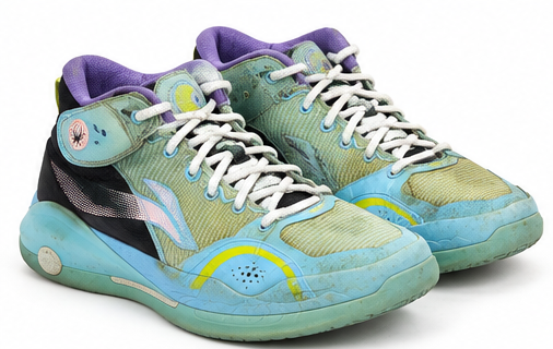 Li-Ning Yushuai 15 High in the "Butterfly Blue"