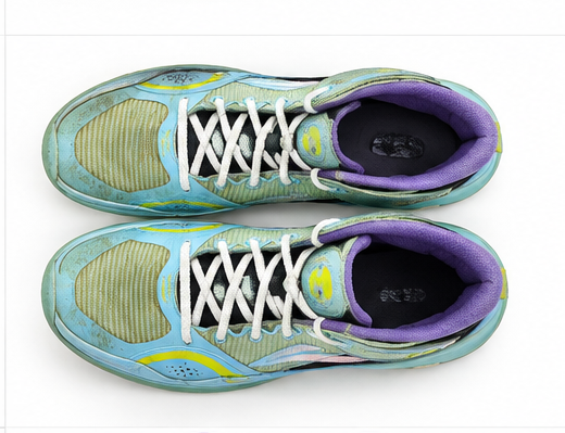 Li-Ning Yushuai 15 High in the "Butterfly Blue"