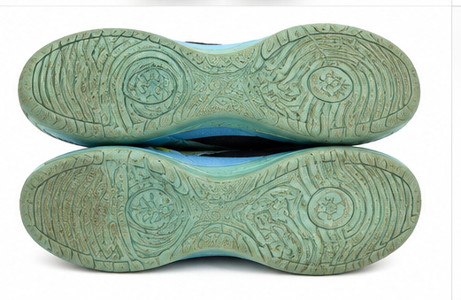 Li-Ning Yushuai 15 High in the "Butterfly Blue"