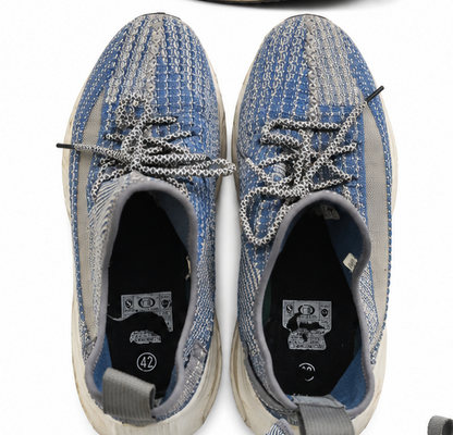 lightweight mesh athletic sneaker